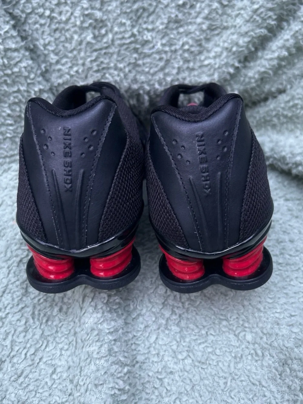 Nike Shox Z ‘Bred’ black and red sneaker women’s size 7.5 NEW